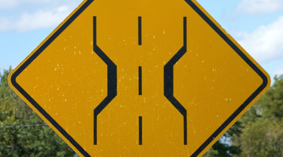 How to Read Road Signs in the UAE: Navigating Important Traffic Signs